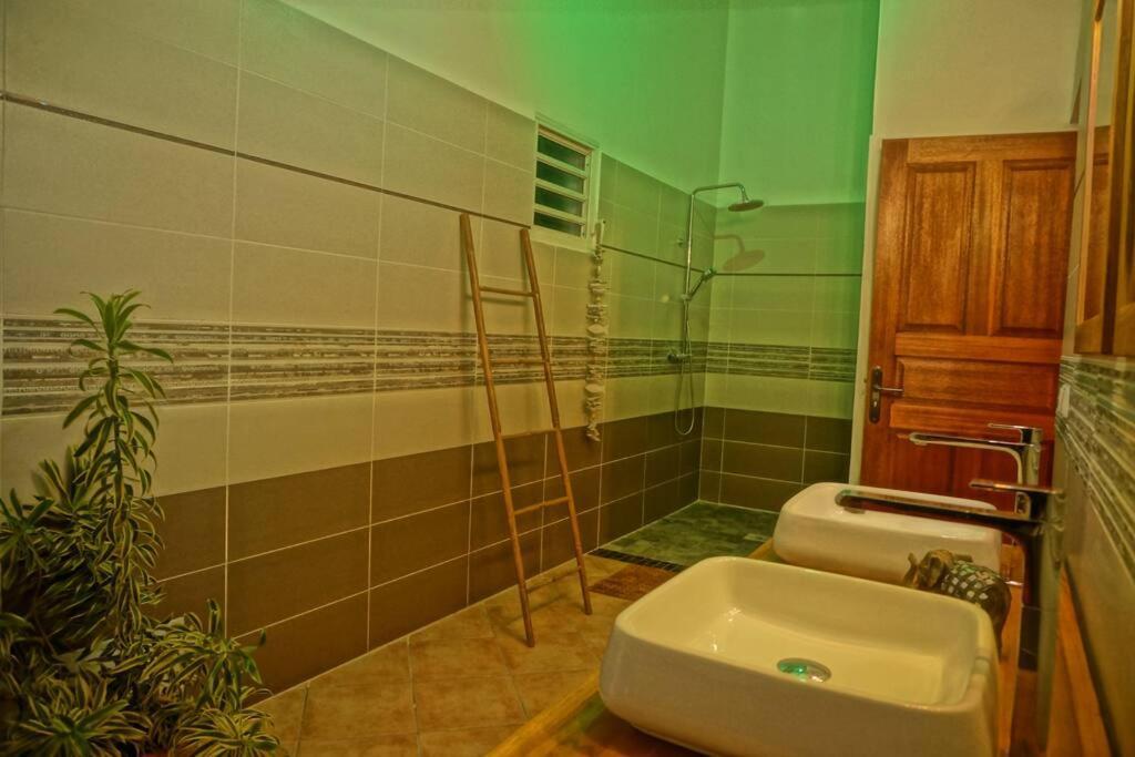 Ti Coin Relax Bungalow Vue Mer Piscine Privee Saint-Francois  Dış mekan fotoğraf
